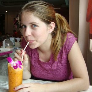 Meet your Posher, Elizabeth